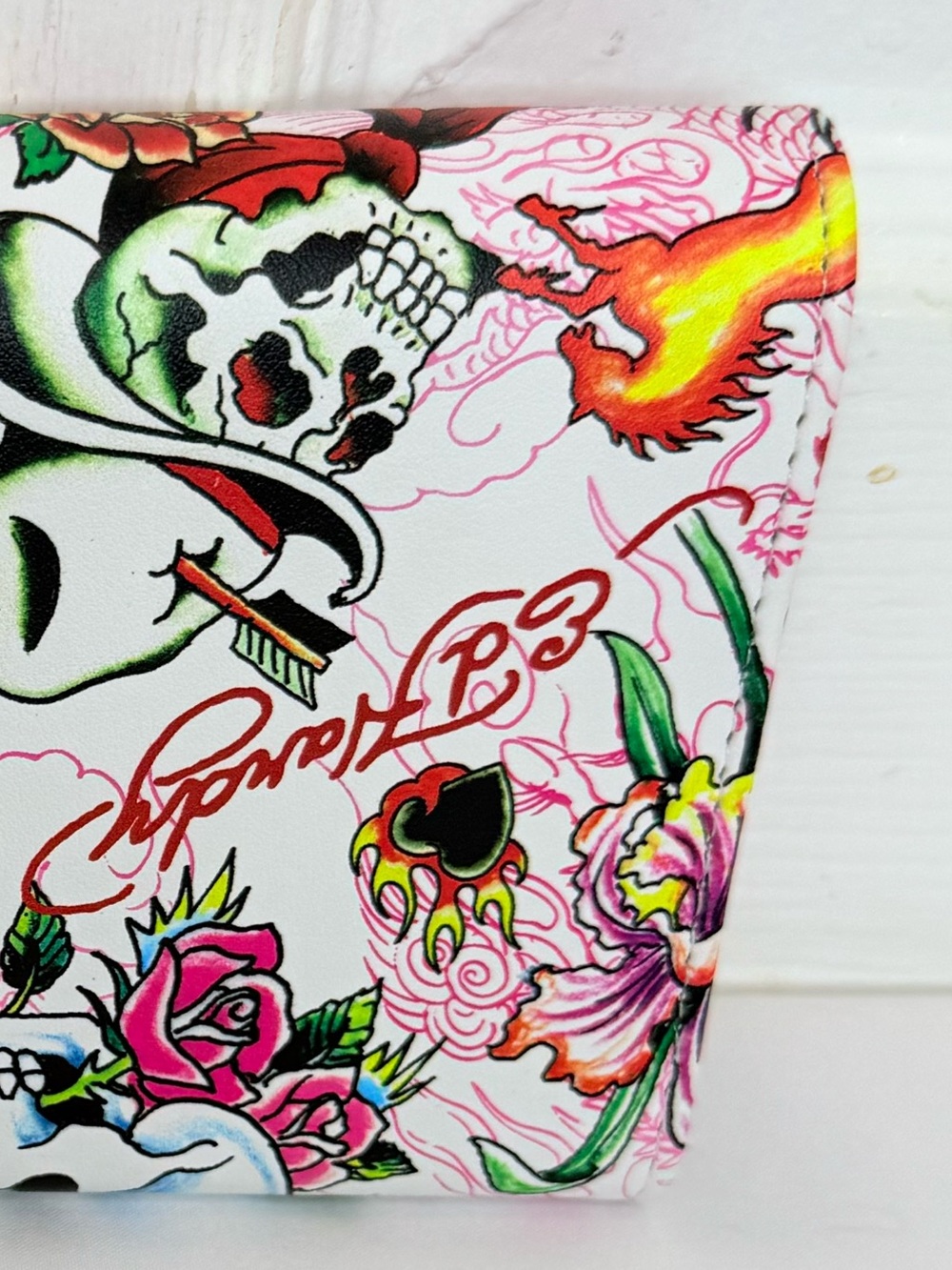 ED HARDY WHITE REBEL GARDEN FLAP LONG WALLET - Picture 3 of 12